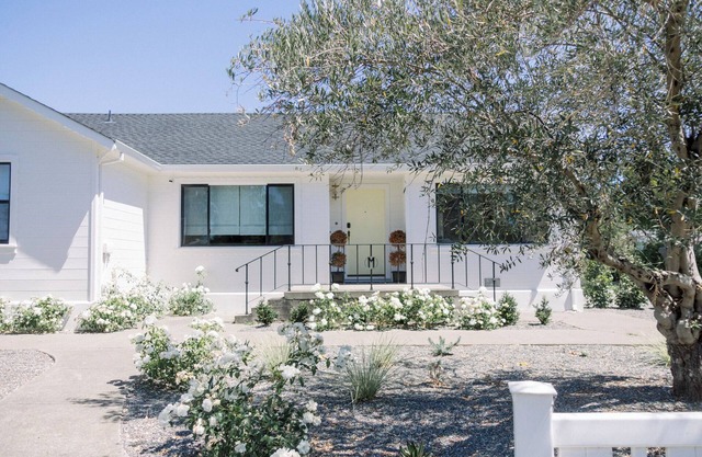 Sonoma Retro '49 restored cottage offers wine country luxe and ideal convenience