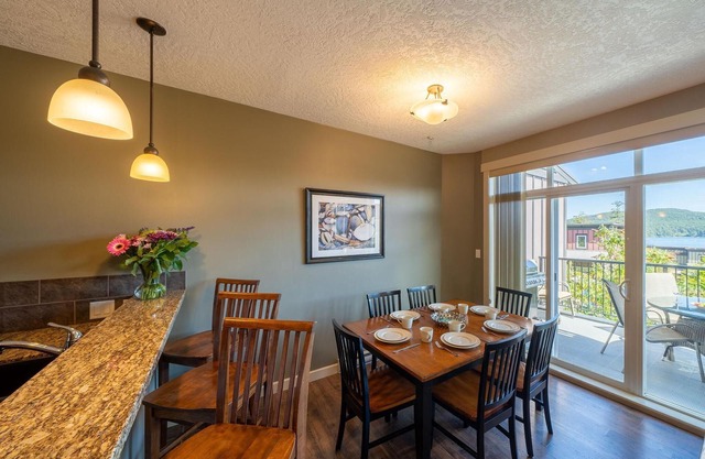 Sooke Townhome, 3 Bedrooms