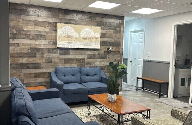 Soothing 3-bedroom apartment with AC in Farmingville
