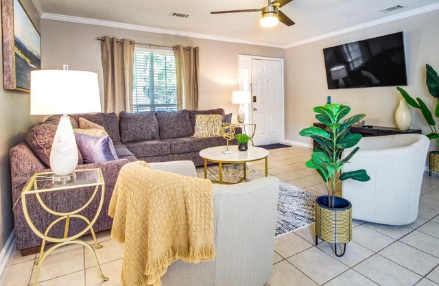 Soothing Savannah Townhome with Patio!