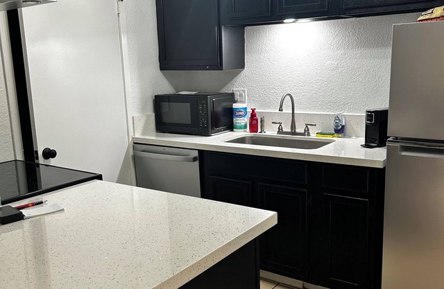 Soothing townhome Perfect weekend rental. For all Texas A&M football fans