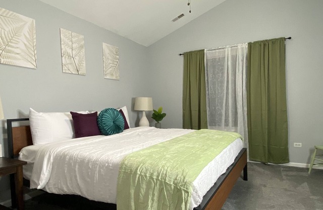 Sophisticated Town home w/ King Beds and Fenced Yard