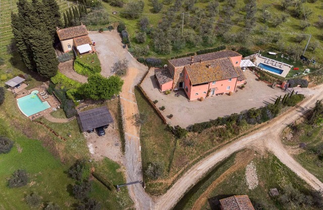 SOTTO COLLE - VILLA e COTTAGE