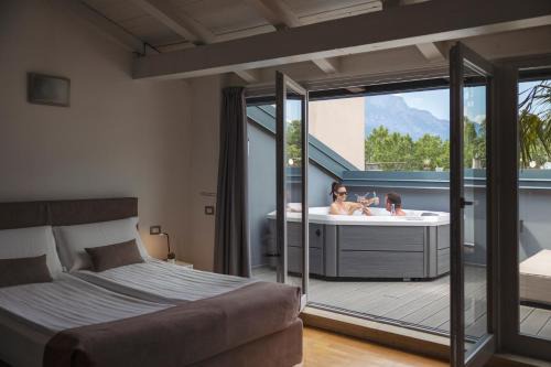 Soul of Trento Exclusive Jacuzzi Loft
