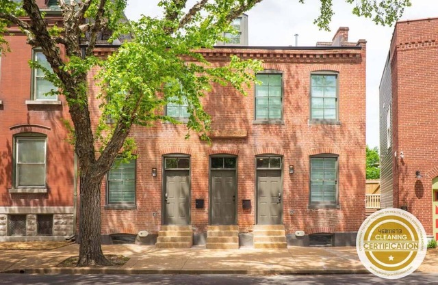 Soulard Retreat | 7BR/9BA |Courtyard / ABODEbucks