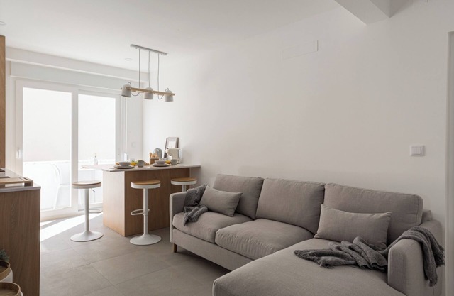 South Bank Haven Lisbon: 2 Bed with Hot Tub and BBQ