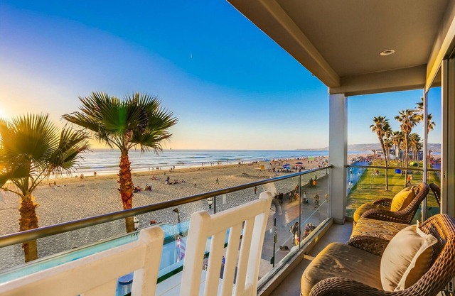 South Beach 4 - Oceanfront 2BR in Mission Beach, Amazing Views