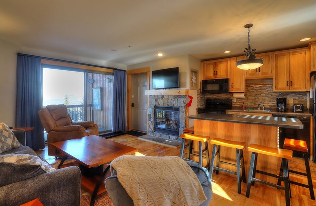 South Branch Condo 21-1 - ground level ski-in/out on Saddleback