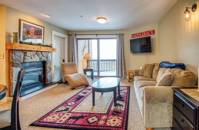 South Branch 7-2 - Cute and Cozy ski-in ski-out condo at South Branch