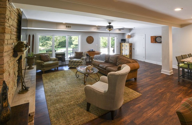 Walking distance to the grove! .08 of a mile!