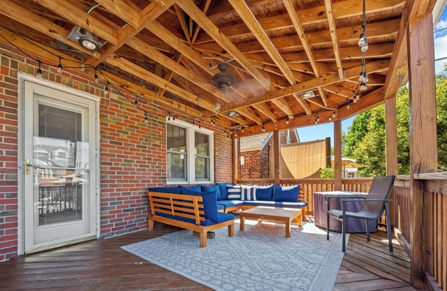 South City 5 Bed Pool Open April 1st