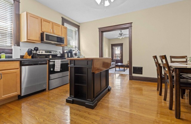South City One Bedroom Apartment by StayLage