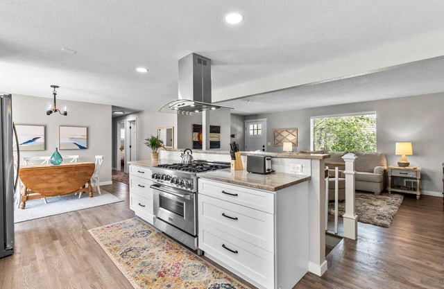 South Denver Ranch 4 BR Ideal for Groups