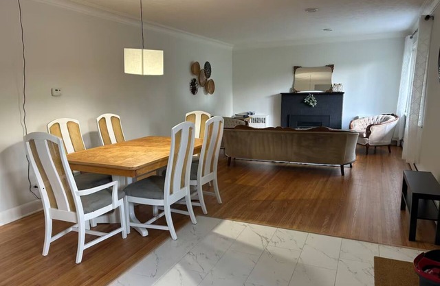 South End Bungalow - 5 full bedrooms