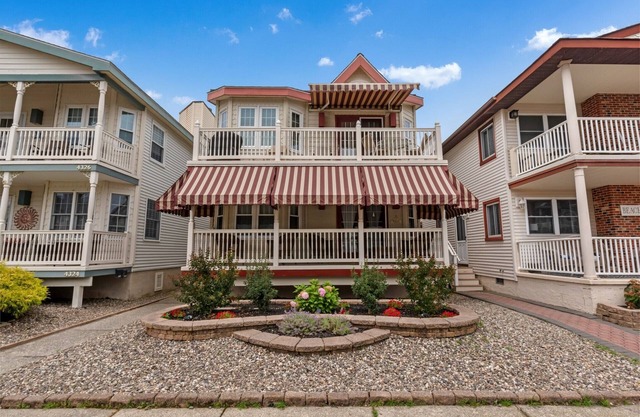 South End Gem, only a block and a half from the beach!
