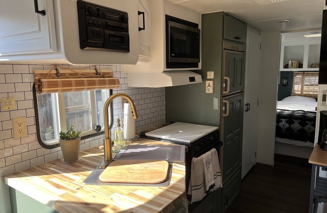 South Eugene Private Remodeled Camper Tiny Home!