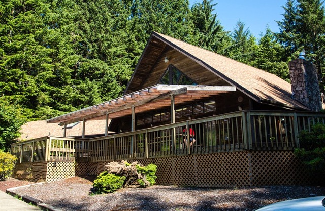 South Jetty RV & Camping Resort