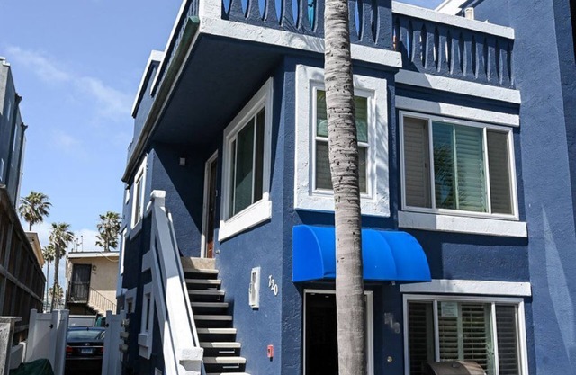 South Mission Beach 2 Bedrooms / 2 Bathrooms with View & Garage