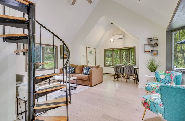 South Salem Vacation Rental w/ Furnished Deck!