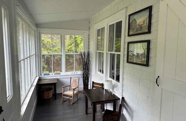South Shore Oasis - Spacious 3 Bedroom Getaway