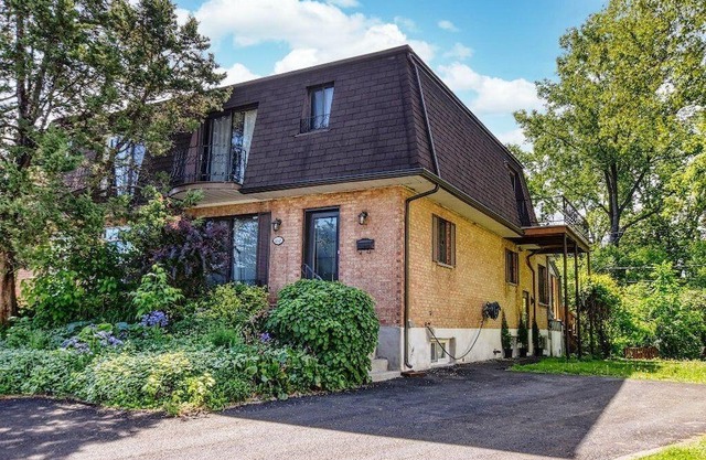 #115 Spacious, impressive, a lot of outdoor space, Parking, AC & More