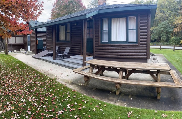 South Shore Resort Bluejay Hütte in Twin Lake MI