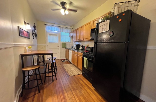South STL City Oasis 2 BR 1 BA Near DT, Forest Park, Wash U, SLU, Blues, City SC