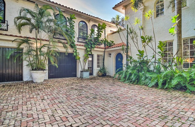 South Tampa Studio in Desirable Historic District!