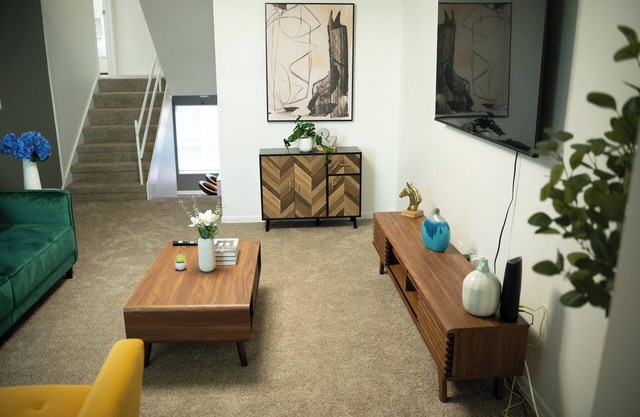 South Tampa Townhome - Long Stays Available Near Downtown & Beaches
