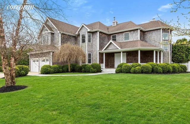 Southampton estate with 5 bedrooms, pool, gym and community tennis
