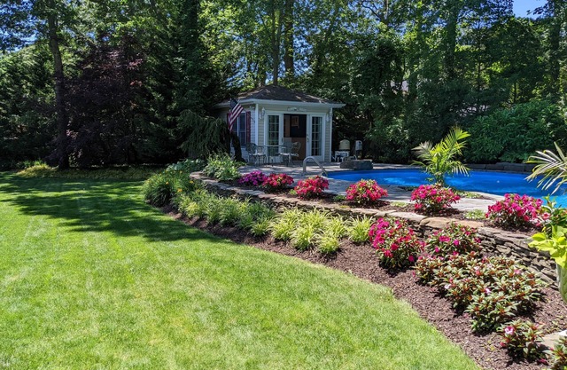 Southampton getaway perfection w heated saltwater pool - minutes to the beach!