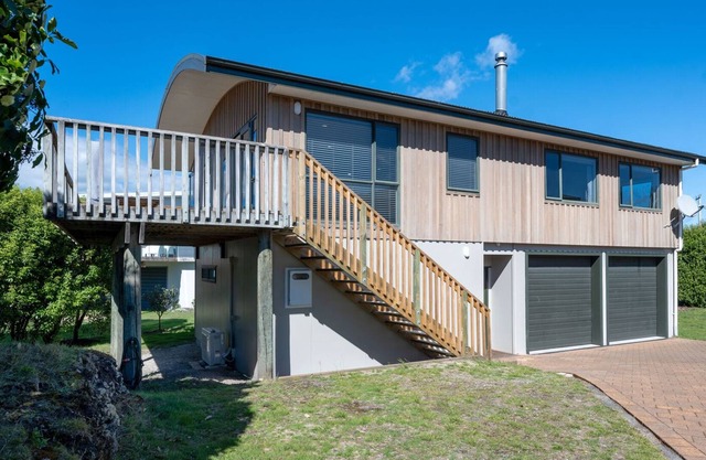 Southburn - Kuratau Holiday Home, KURATAU