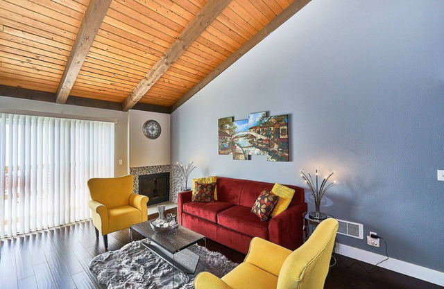Southcenter Condo in großartiger Lage! ~ Minuten von Seattle und SeaTac entfernt