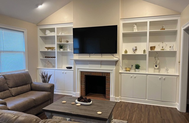 Southern Serenity Cozy 2-bedroom apartment in peaceful