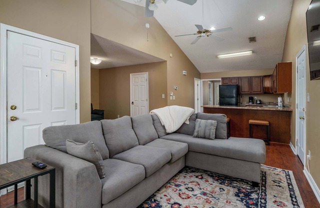 Southern Tides- 2.5 miles to UA- 2BR/2BA