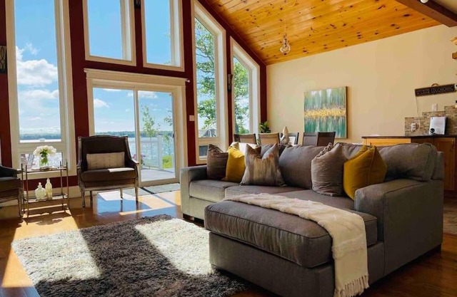 SouthLake Cottage on The Lake.