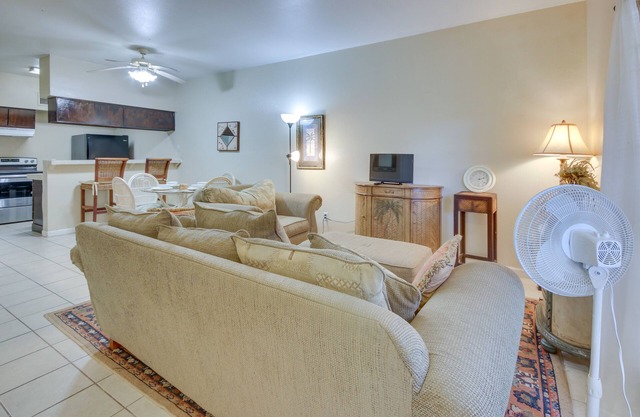NEW! Southwest Houston Apartment w/ Pool Access!