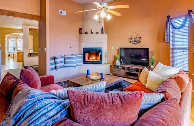 Southwestern Charm - 4 bedroom