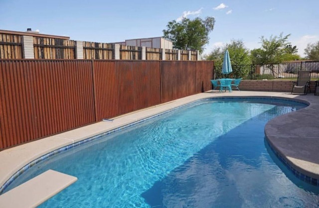 Southwestern eastside adobe with private pool!