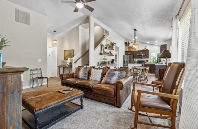 Southwestern Style 4 Bedroom Nampa Home Sleeps 16!