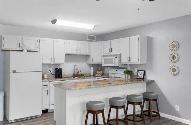 Southwood Shores 71-1D - Newly Renovated Condo, Perfect for Couples!