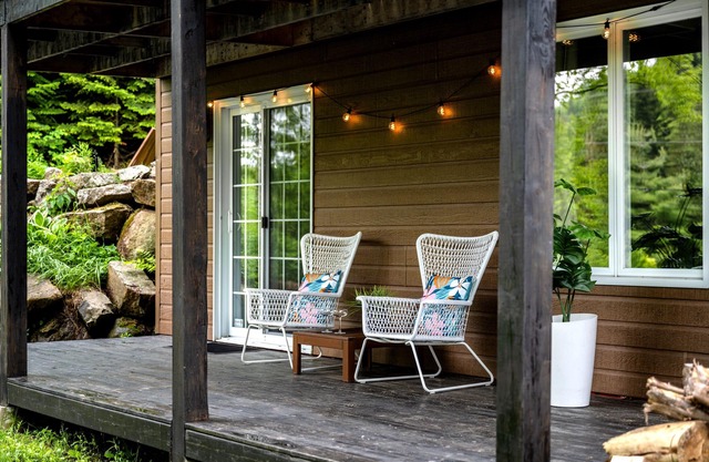 Spa + bubbly + privacy in the woods, near the city
