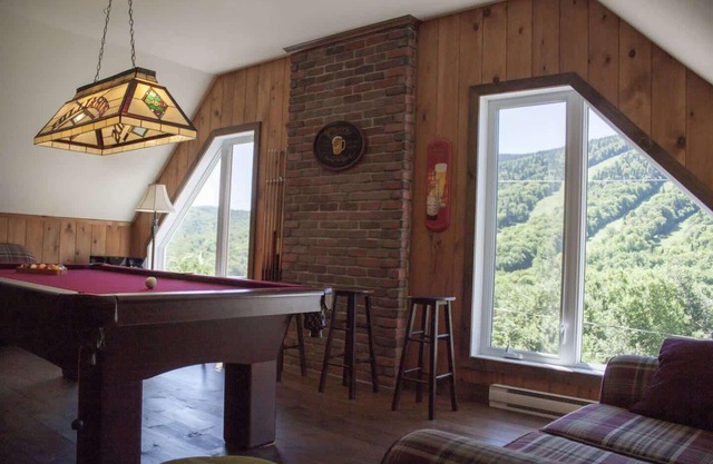 Spa, Pool table, Mountain | Chalet Avalanche