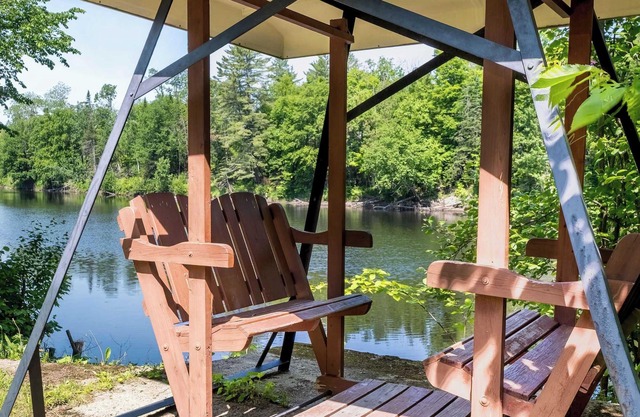 Spa & Waterfront Relaxation - Le Chalet EDGAU