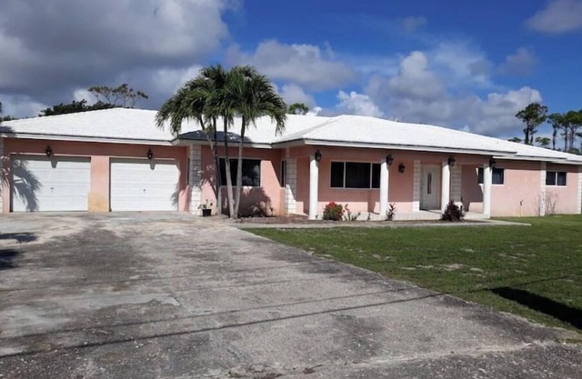 Space for the family, 4 bedroom private home.