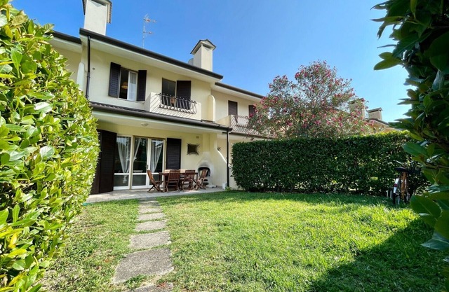 Geräumiges Haus für 6 mit Pool und Garten