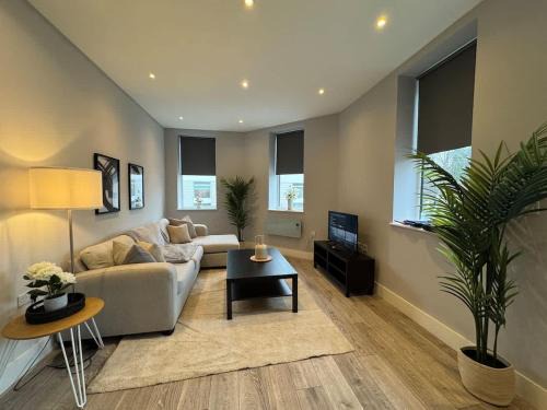 Spacious 1 Bed 1 Bath Apartment
