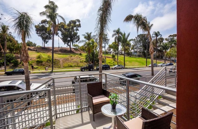 Spacious 1 Bedroom Apartment in Heart of San Diego