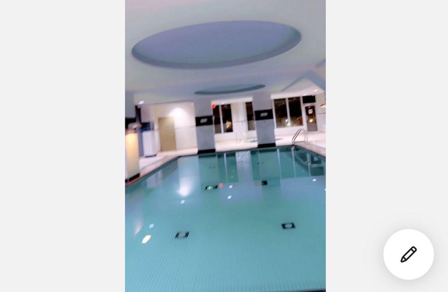 Spacious 1 bedroom condo with indoor Pool/Gym
