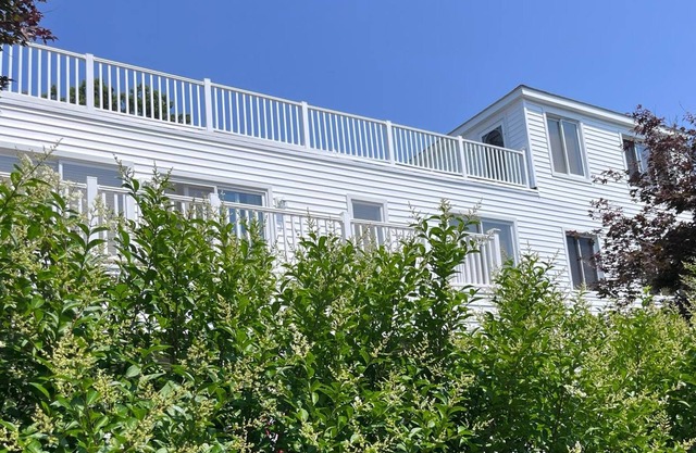 Spacious 1-bedroom penthouse apartment with ocean views